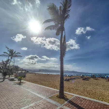 By Playa De Canteras *